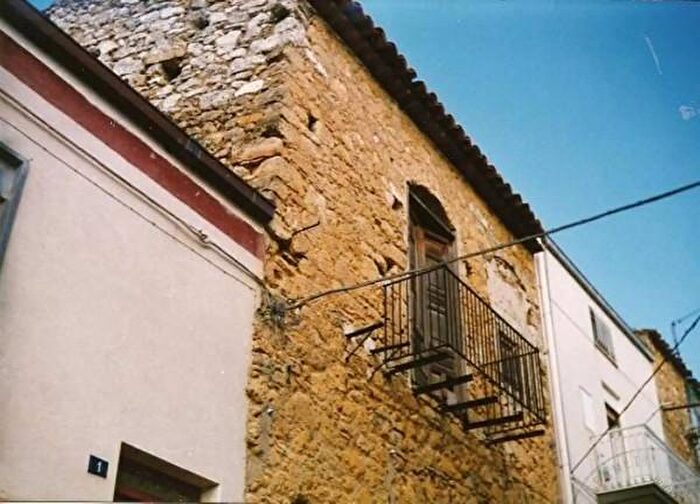 Casa monolocale in vendita in Via Sbriziolo, Villarosa