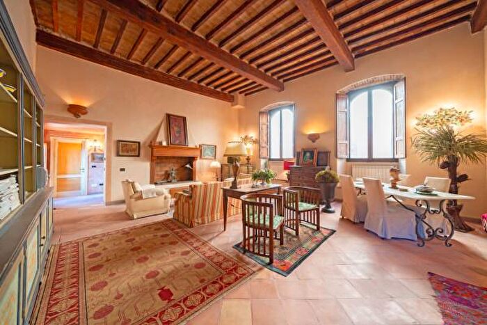 Appartamento con 6 locali in vendita in Viale Alessandro Volta, Sansepolcro