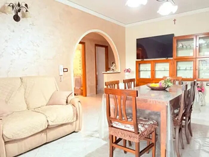 Appartamento con 6 locali in vendita in Via Ottobre, Torregrotta