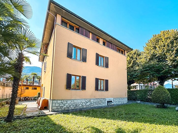Casa con 10 locali in vendita in Via Partigiani, Baveno