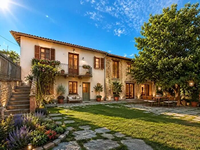 Casa con 6 locali in vendita in Località Robini, Santo Stefano Belbo