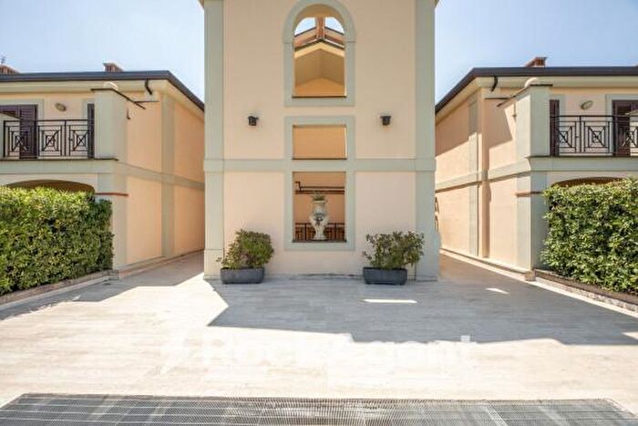 Appartamento quadrilocale in vendita in Via di Marco Simone, Guidonia Montecelio