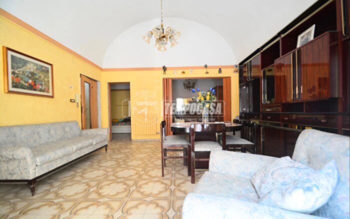 Casa trilocale in vendita in Via Giosuè Carducci, Gioia Del Colle