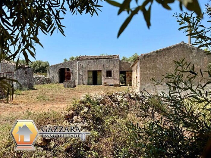 Casa quadrilocale in vendita in Contrada Cava Secca Sn, Noto