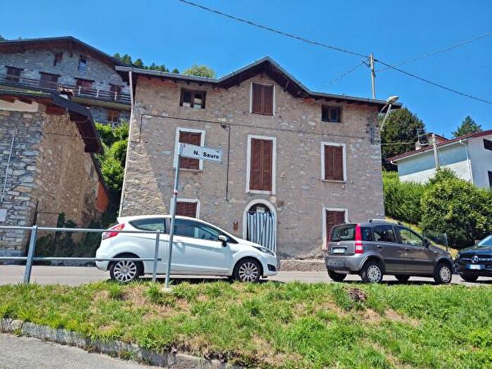 Casa con 5 locali in vendita in Via Nazario Sauro, Alta Valle Intelvi