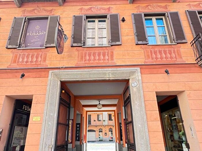 Appartamento trilocale in affitto in Via Luigi Lagrange, Via Roma, Torino