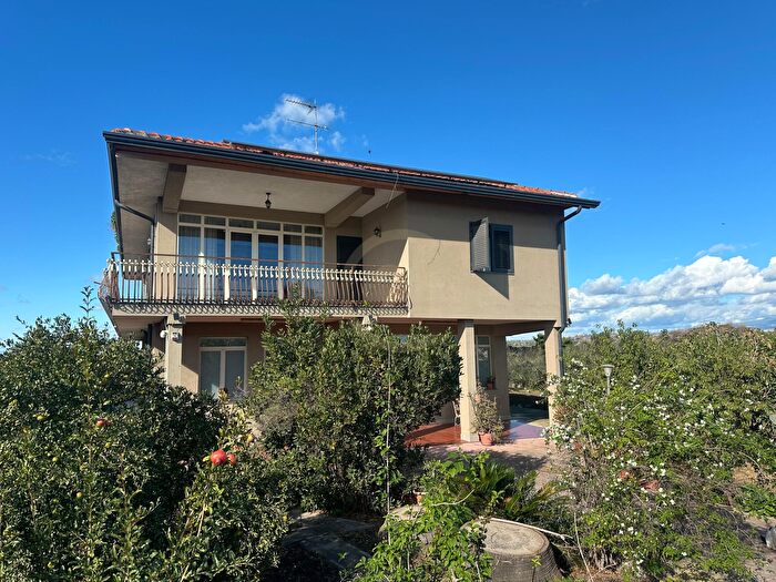 Appartamento con 6 locali in vendita in Contrada Corvaia, Catania