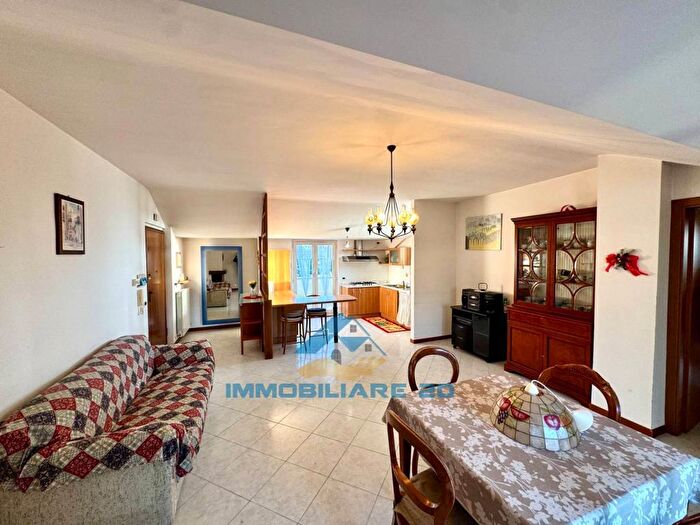 Casa con 5 locali in affitto in VIA DELLA RESISTENZA, Centro, Teramo