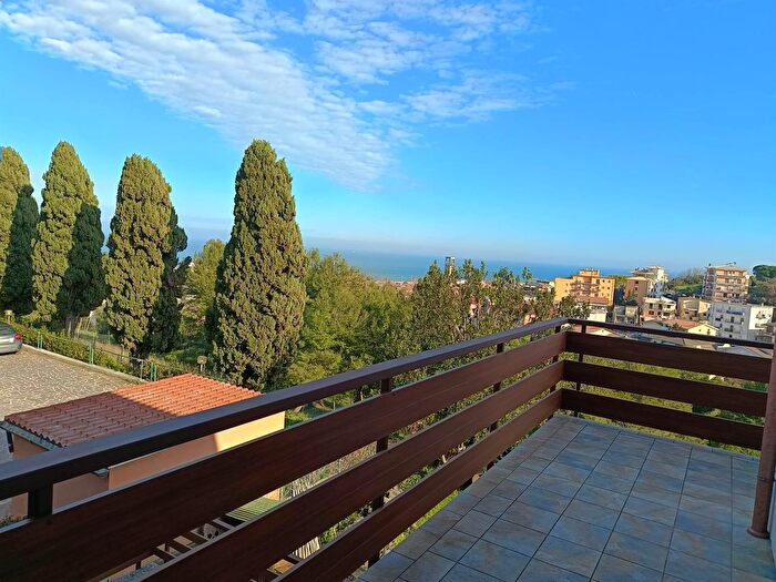 Casa con 17 locali in vendita in Porto SantElpidio