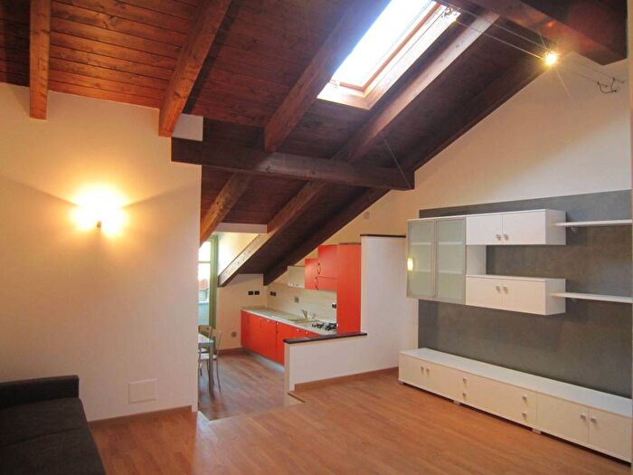 Appartamento trilocale in affitto in Via Vittorio Emanuele, Centro, Cherasco