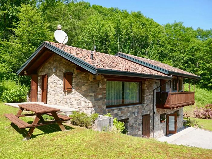 Casa con 5 locali in vendita in Clauzetto