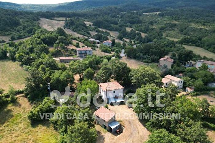 Casa con 6 locali in vendita in Castiglione DOrcia