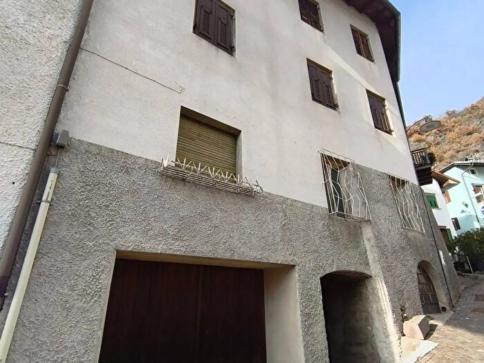 Appartamento quadrilocale in vendita in Via Nazario Sauro, Cembra Lisignago