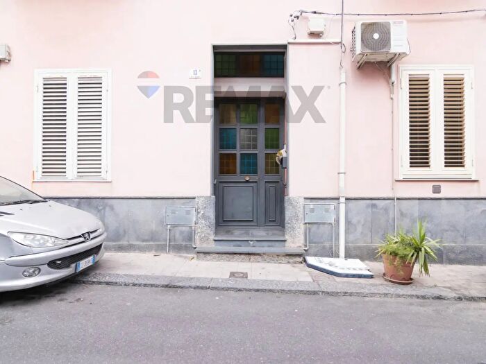Appartamento con 5 locali in vendita in Via Licciardi, Catania