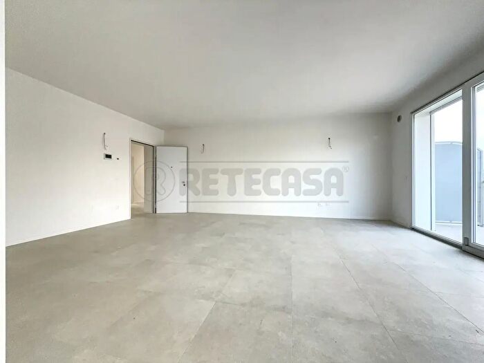Appartamento con 5 locali in vendita in Via Monte Summano, Costabissara
