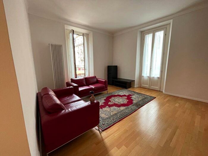 Appartamento trilocale in affitto in Via Antonio Pollaiuolo, Isola, Milano
