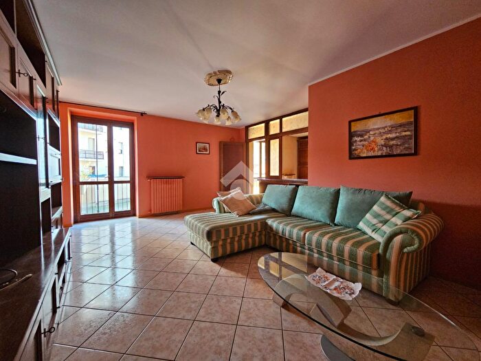 Appartamento quadrilocale in vendita in Via Cesare Battisti, Nizza Monferrato