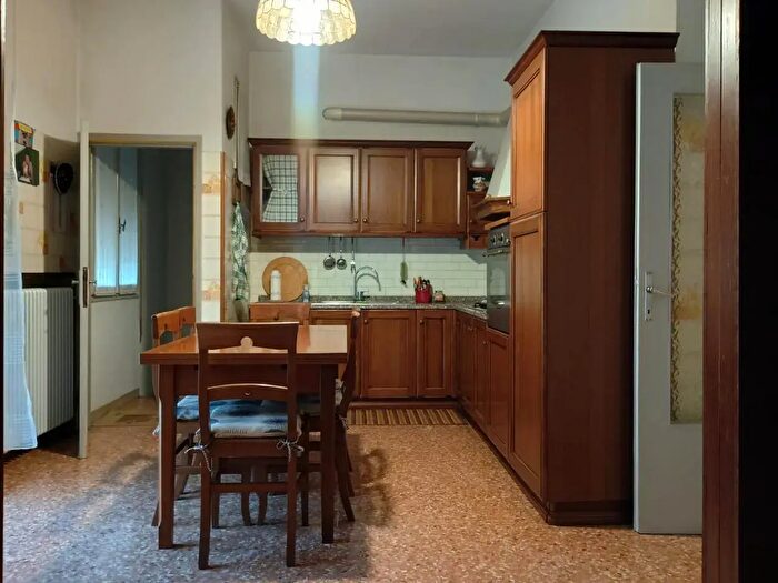 Casa con 8 locali in vendita in Via Verona, Treviso
