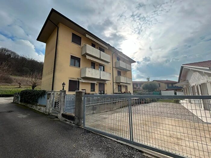 Appartamento quadrilocale in vendita in Via Capovilla, Castelgomberto