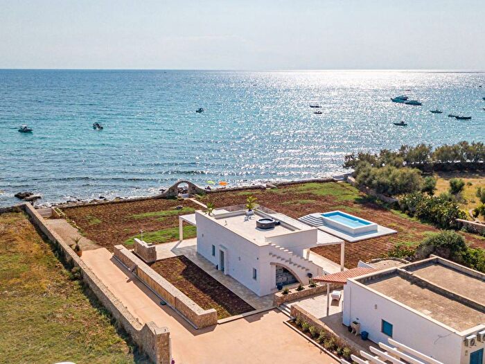 Casa con 6 locali in affitto in Centro, Castrignano del Capo