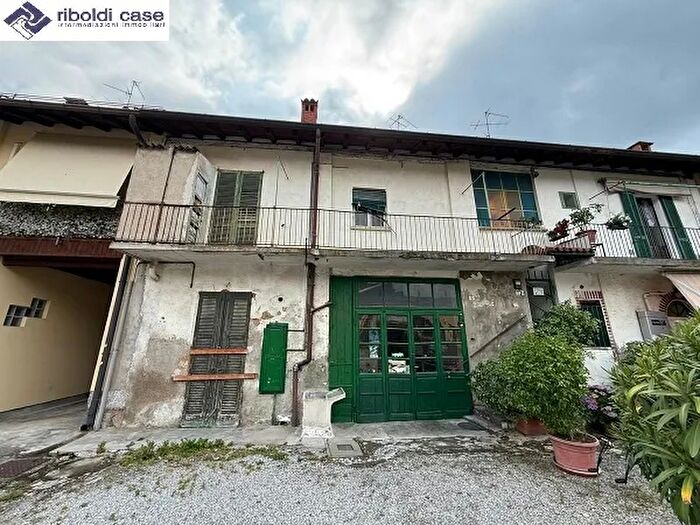Casa con 5 locali in vendita in Arosio