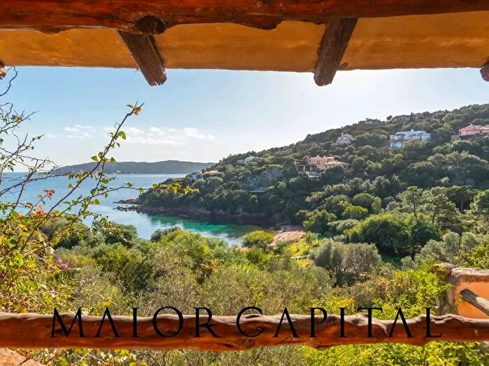 Casa con 7 locali in vendita in Loiri Porto San Paolo