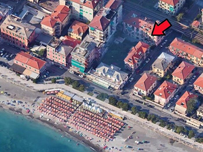 Appartamento con 5 locali in affitto in Via Marina Giulia, Centro, Chiavari