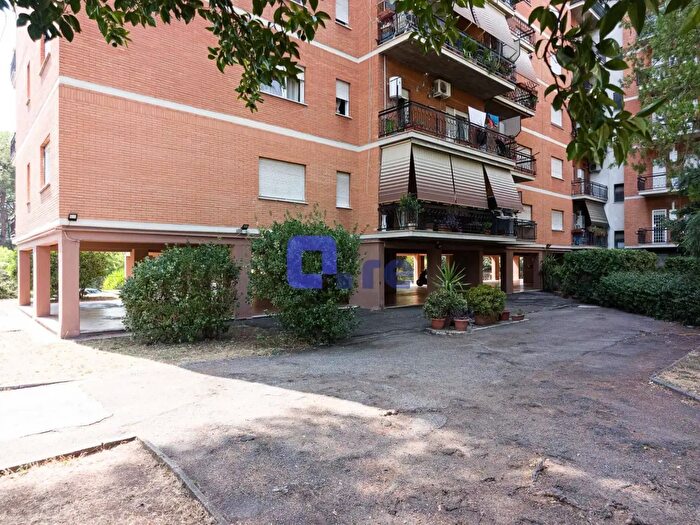 Appartamento trilocale in affitto in Via Pietro Belon, Roma