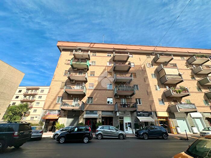 Appartamento trilocale in vendita in Viale Japigia, Bari