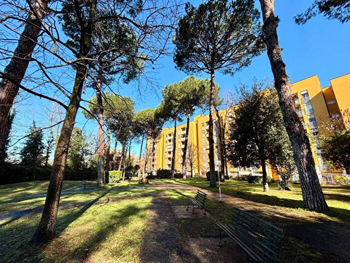 Appartamento con 6 locali in vendita in Via Valentino Mazzola, Roma, Roma