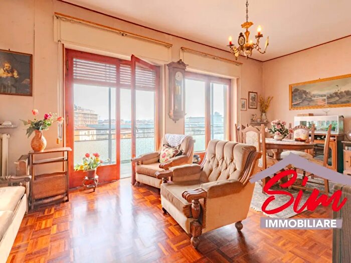 Appartamento quadrilocale in vendita in Via Papa Sarto Snc, Novara