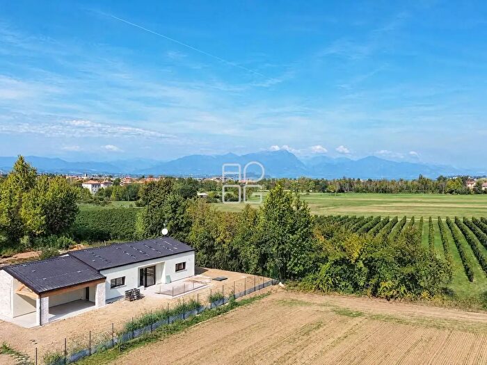 Casa quadrilocale in vendita in Via del Pracarello, Desenzano Del Garda