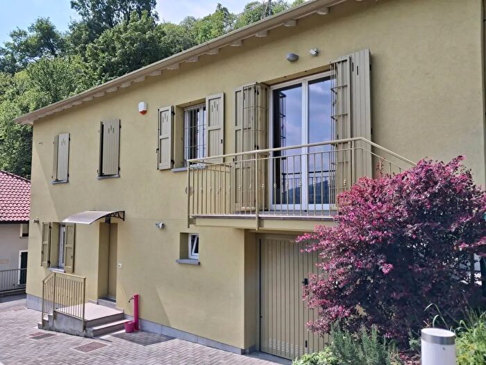 Casa trilocale in vendita in Via Molera, Imbersago