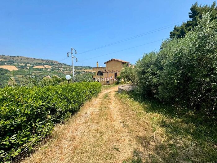 Casa con 5 locali in vendita in Contrada Monterenzo, San Benedetto Del Tronto