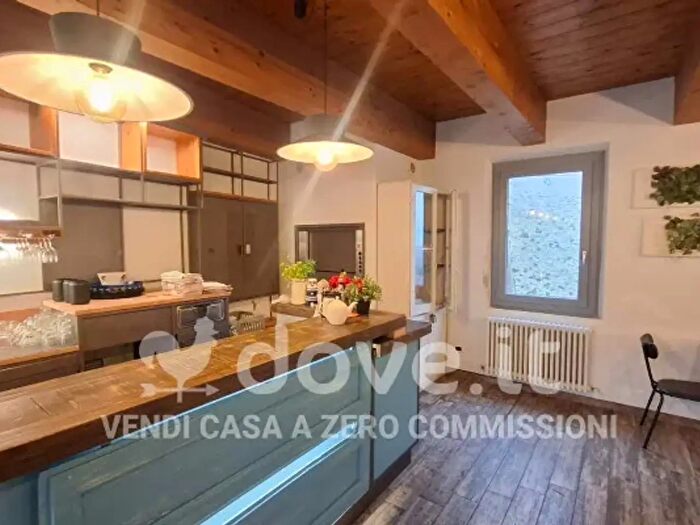 Casa con 6 locali in vendita in Strada di Borgo Santa Lucia, Pesaro