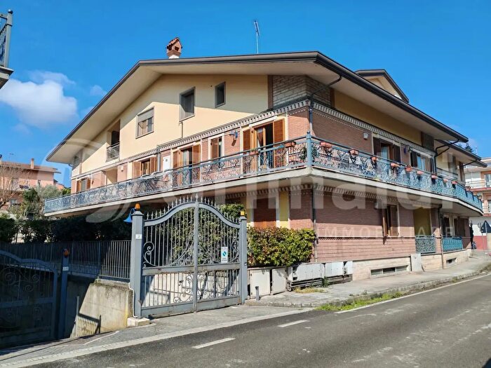 Casa quadrilocale in vendita in Via Ciriaco Bocchini, San Giorgio Del Sannio