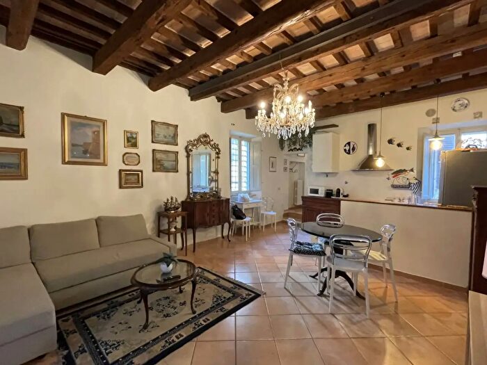 Appartamento trilocale in vendita in Via Perfetti Sn, Pesaro