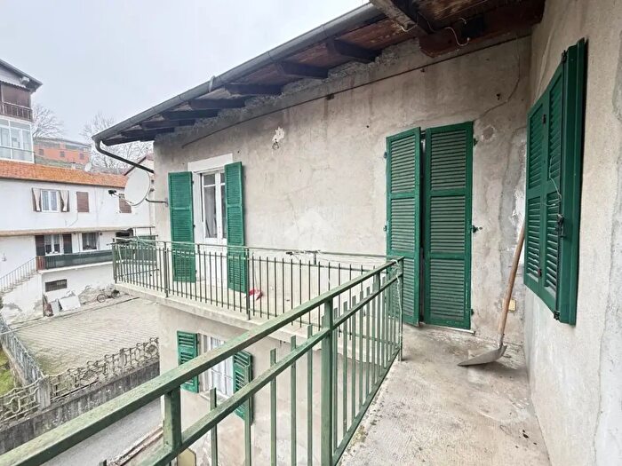 Casa con 10 locali in vendita in Via Solferino, Strevi
