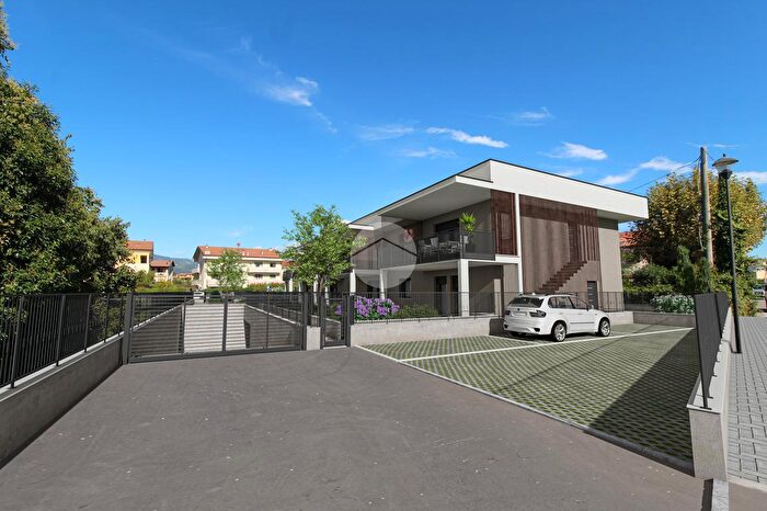 Appartamento quadrilocale in vendita in Via Prese, Pescantina