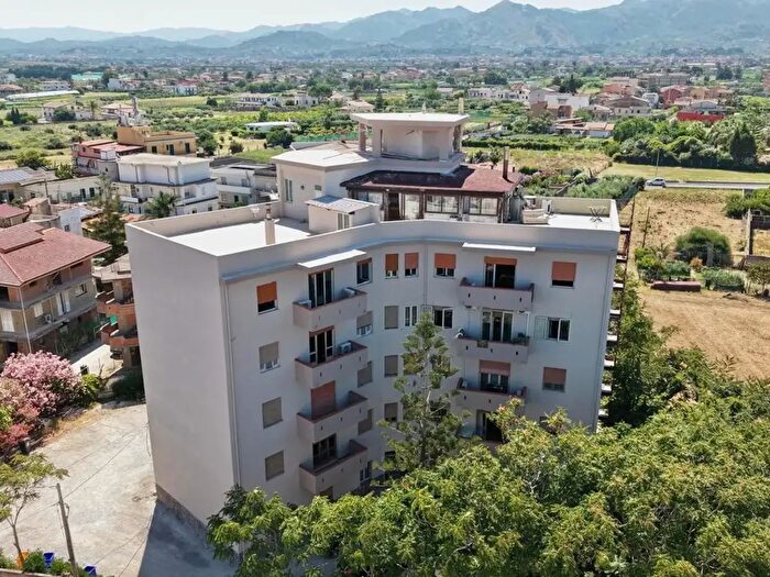 Appartamento quadrilocale in vendita in Via San Rocco, Barcellona Pozzo Di Gotto