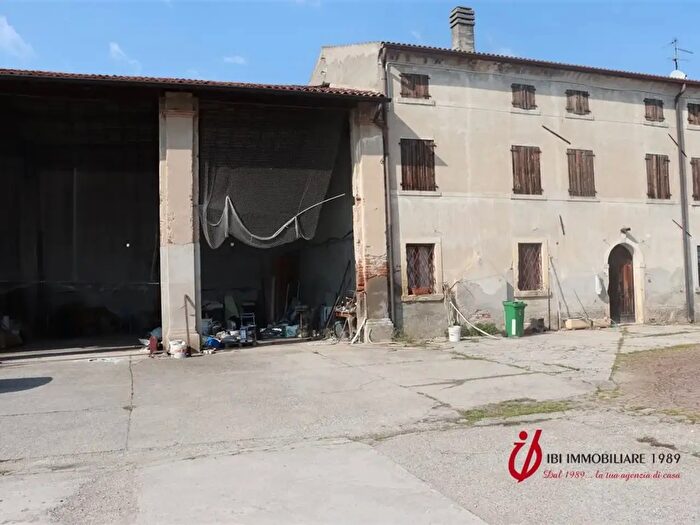 Casa con 7 locali in vendita in Via Oltre Tione, Erbe