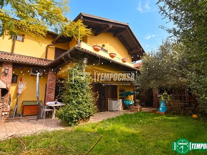 Casa con 6 locali in vendita in Via San Francesco al Campo Basolo, Rivarossa