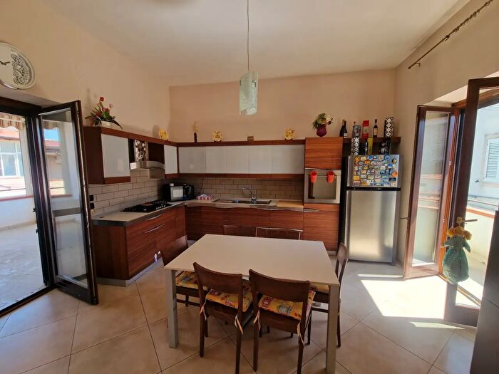 Casa con 6 locali in vendita in Via Giulio Pastore, Santa Maria A Vico