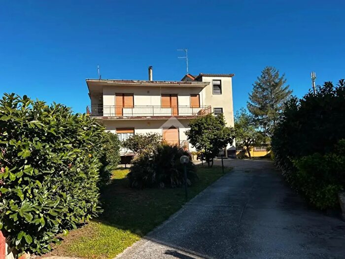 Appartamento quadrilocale in vendita in Via Nettunense, Aprilia