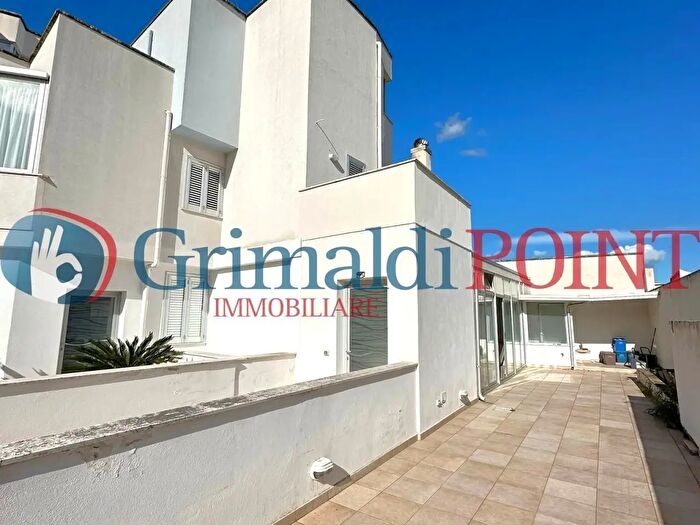 Casa con 6 locali in vendita in Via Andrea Sozzo, Lecce