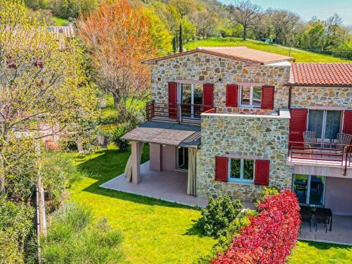 Casa quadrilocale in vendita in Strada Provinciale Sovana, Manciano