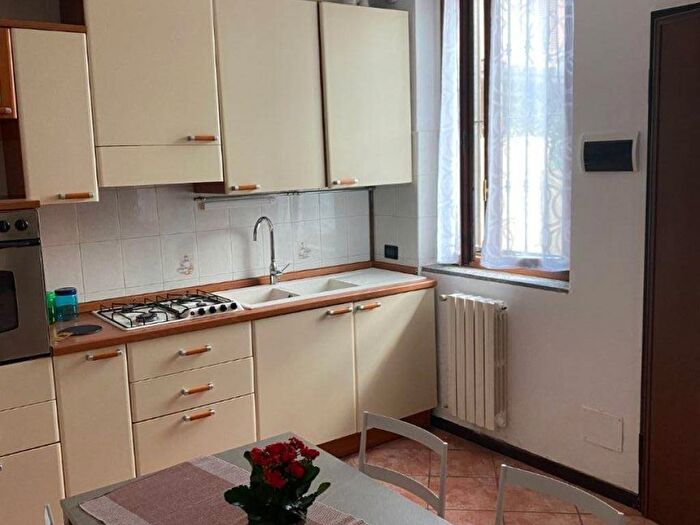 Appartamento bilocale in affitto in Via Molgora, Centro, Camparada