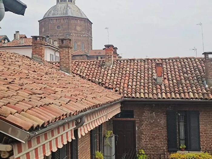 Appartamento bilocale in affitto in Via Teodolinda, Pavia
