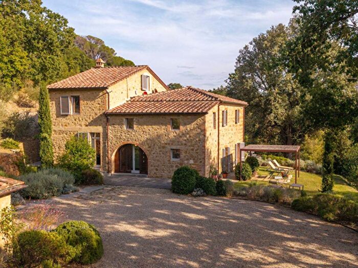 Casa con 6 locali in vendita in Strada Provinciale di Trequanda, Trequanda