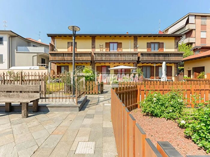 Casa trilocale in vendita in Via Cavette, Levate